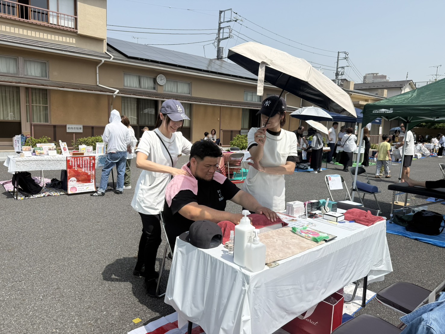 牛込マルシェの会場風景